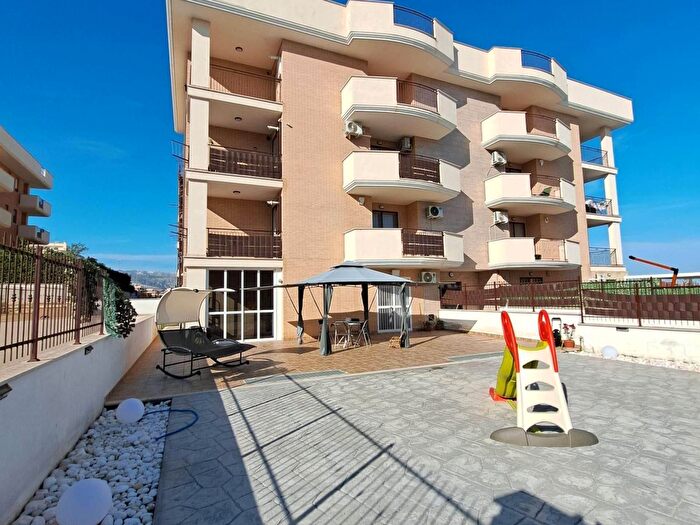 Appartamento quadrilocale in vendita in Via Primo Levi, Manfredonia