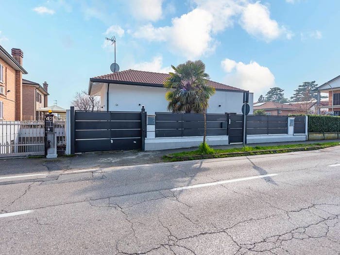 Casa trilocale in vendita in Via Adige, Centro, Lainate