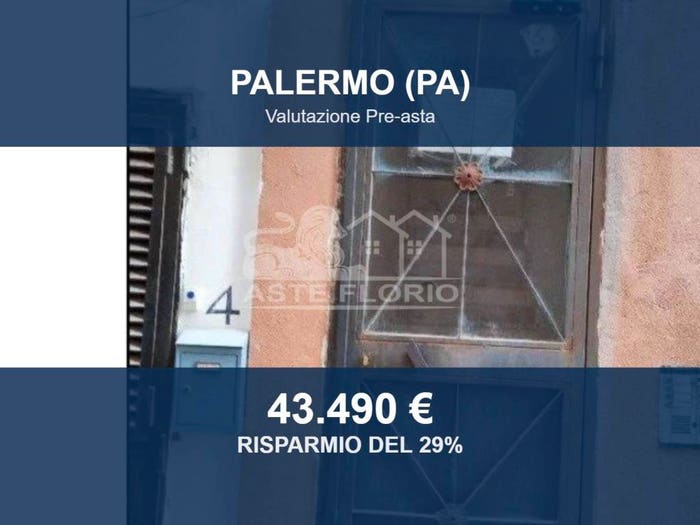 Appartamento quadrilocale in vendita in Via Maestro Cristofaro, Centro Storico, Palermo