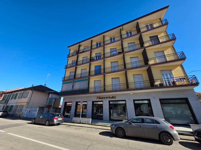 Appartamento con 5 locali in vendita in Strada Valmanera, Collina Volta, Asti