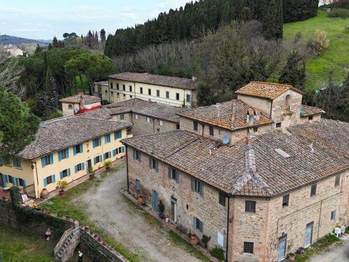 Casa con 6 locali in vendita in Avanella Bassetti, Certaldo