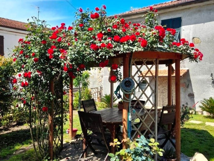 Casa con 6 locali in vendita in Via Torrente, Colombiera Molicciara, Castelnuovo Magra