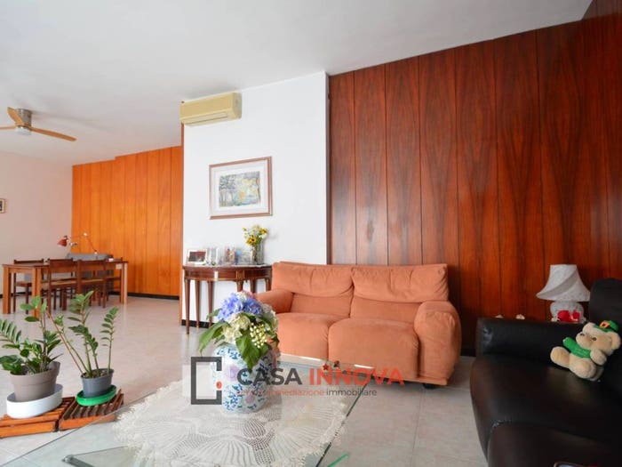 Appartamento con 6 locali in vendita in Via Francesco d'Alessio, Centro, Matera