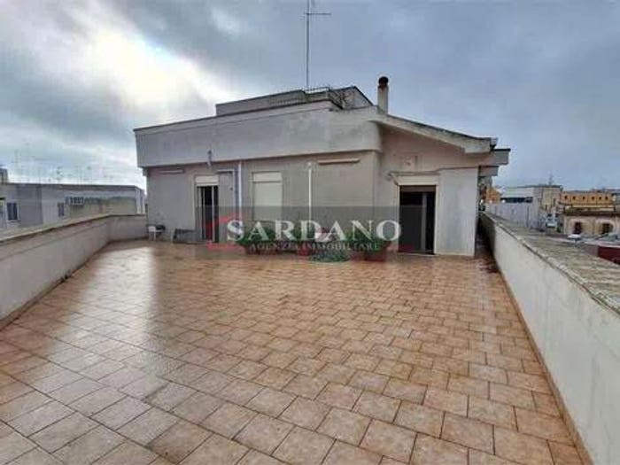 Appartamento con 6 locali in vendita in Via Imperatore Augusto No Number, Commenda, Brindisi