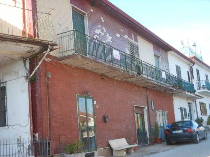 Casa con 6 locali in vendita in Via Comunale, Presenzano