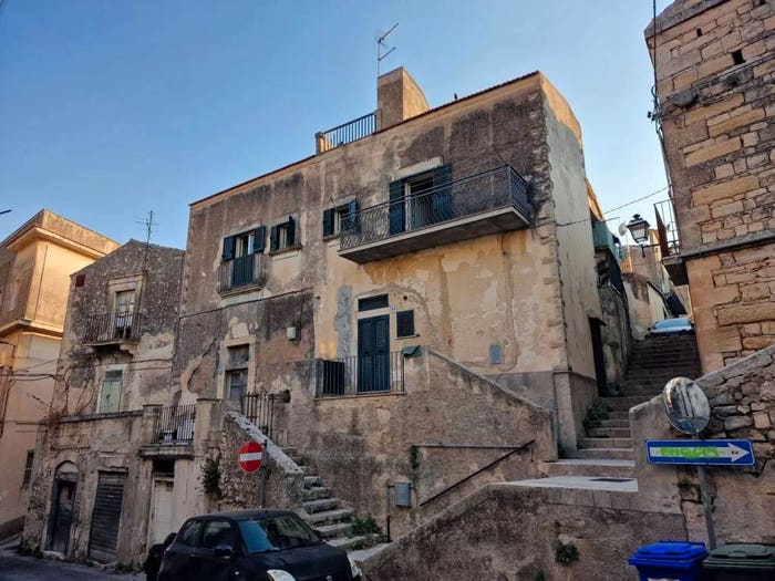 Casa con 6 locali in vendita in Via Aprile, Modica Alta, Modica