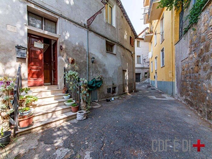 Appartamento trilocale in vendita in Via delle Scuole, Magliano Sabina