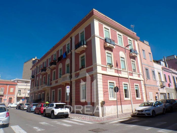 Appartamento con 5 locali in vendita in Via Volturno, Santa Gilla Sant'Avendrace, Cagliari