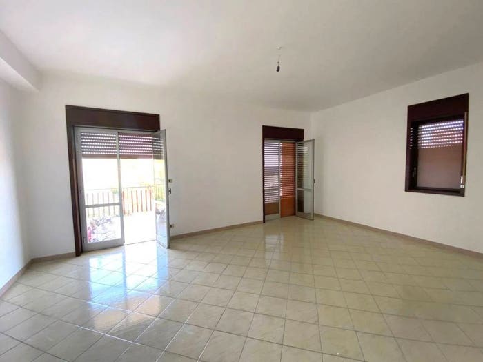 Appartamento quadrilocale in vendita in Via Liberazione, Carlentini Nord, Carlentini