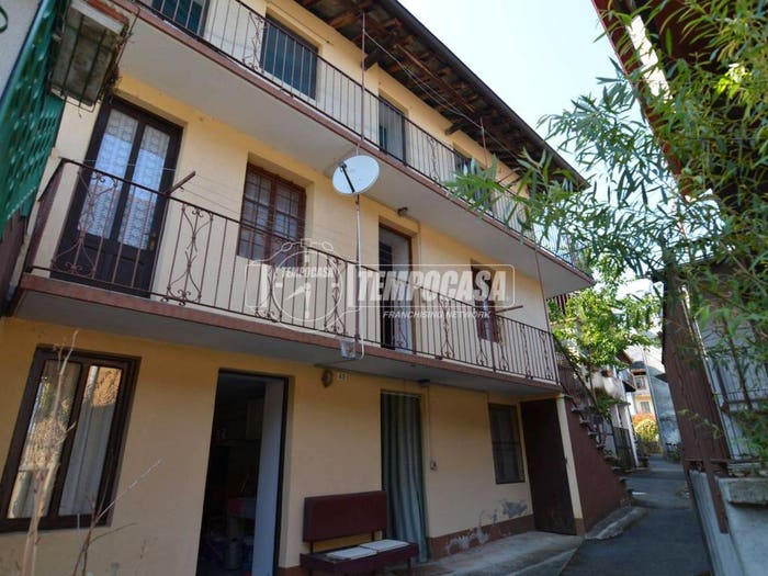 Casa con 5 locali in vendita in Frazione Villa, La Villa, Traves
