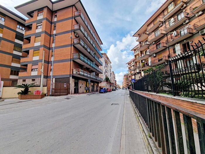 Appartamento quadrilocale in vendita in Via Ferrarecce, Caserta