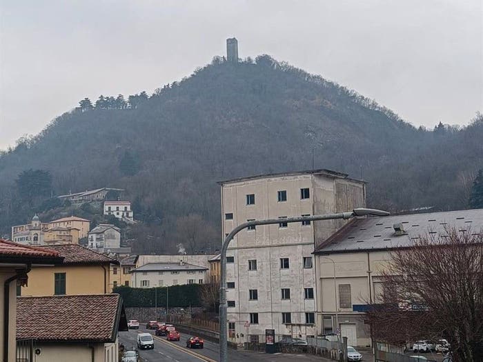 Appartamento quadrilocale in vendita in Borghi, Como