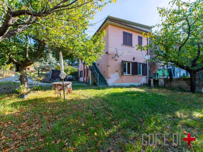 Appartamento trilocale in vendita in Località Valle Vallone, Scandriglia