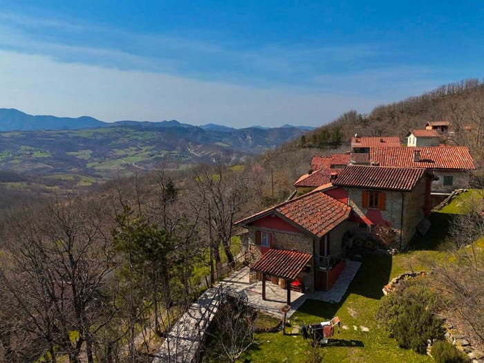 Casa con 5 locali in vendita in Frazione Solarolo, Montacuto