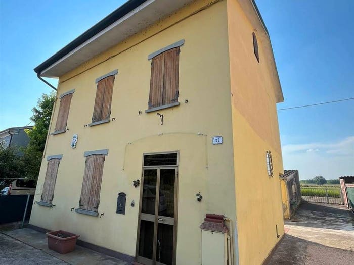Casa con 6 locali in vendita in Centro, Luzzara
