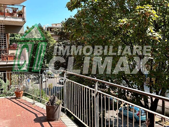 Appartamento con 5 locali in vendita in Via Luigi Settembrini, Corso Trieste, Caserta