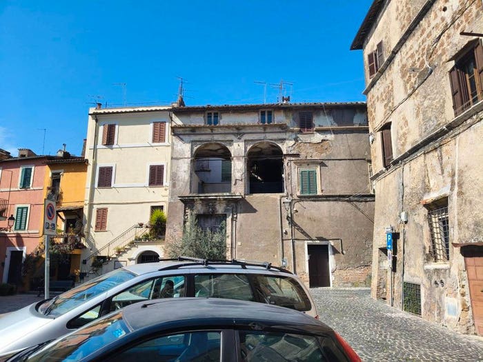 Appartamento trilocale in vendita in Piazza San Clemente, Centro, Civita Castellana
