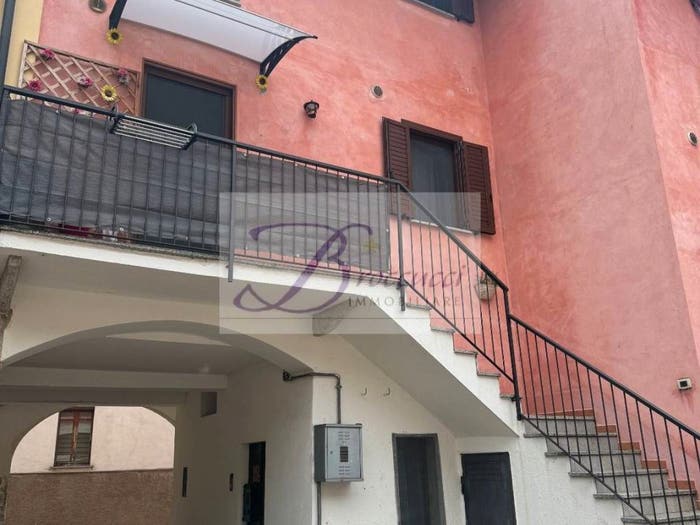 Appartamento trilocale in vendita in Via Nino Bixio, Centro, Malnate