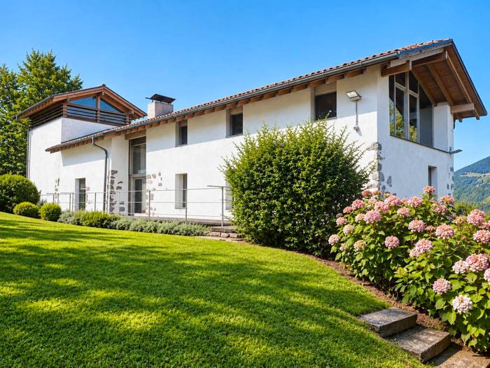 Casa con 6 locali in vendita in Via Monte Bo', Cene