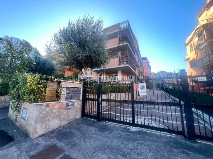 Appartamento trilocale in vendita in Via Mattia Battistini, Boccea, Roma