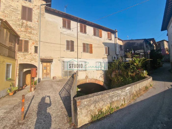 Casa con 5 locali in vendita in Via Sandro Pertini, Camaiore Paese, Camaiore
