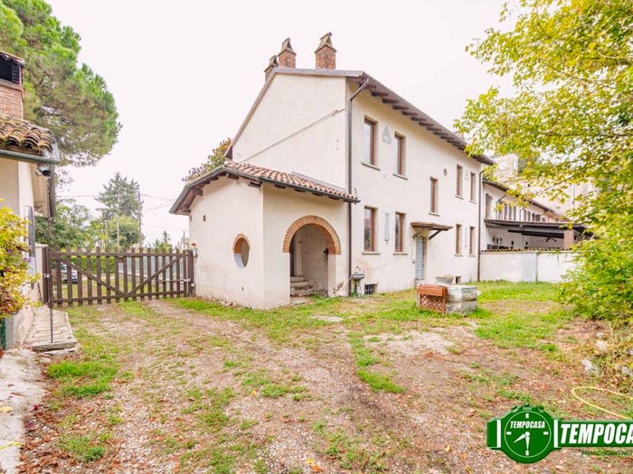 Casa con 5 locali in vendita in Piazza Weil Weiss, Bombardone, Zinasco