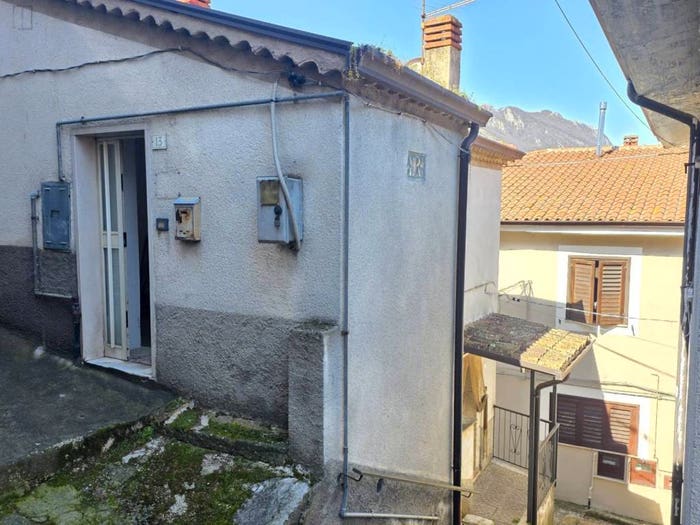 Casa bilocale in vendita in Vico Melfitana, Montemarano