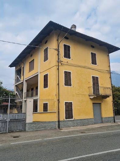 Casa con 6 locali in vendita in Via Aosta, Montalto Dora