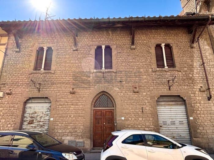 Casa con 6 locali in vendita in Figline Valdarno, Figline e Incisa Valdarno