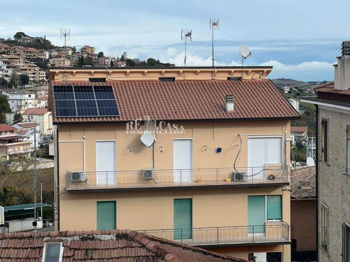 Appartamento con 5 locali in vendita in MANZONI, Centro, Fermo