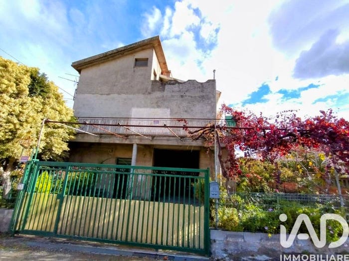 Casa con 6 locali in vendita in Patti