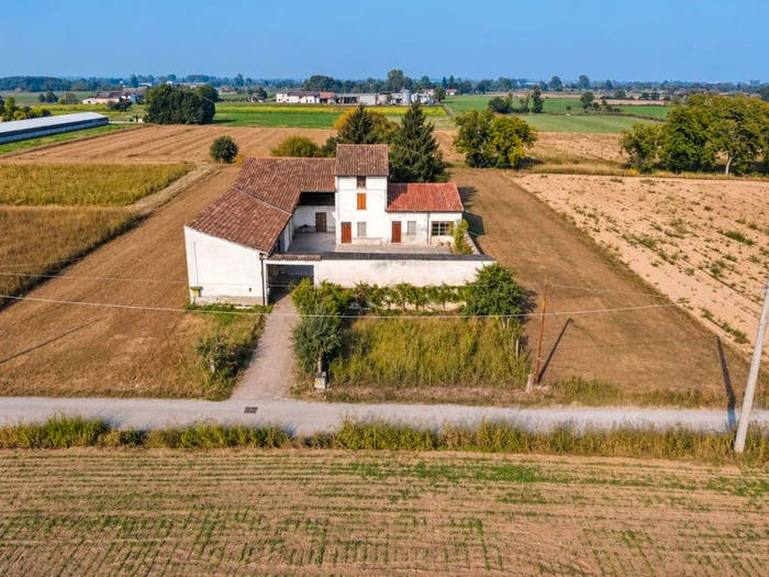 Casa con 6 locali in vendita in Ostiano