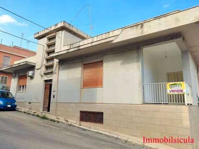 Casa con 6 locali in vendita in Via Raffaello, Centro, Ispica