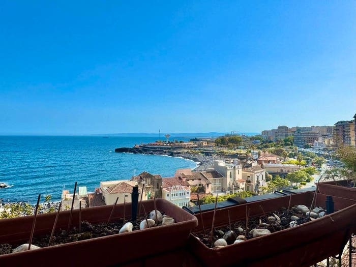 Appartamento quadrilocale in vendita in Viale Alcide De Gasperi, Guardia Li Cuti, Catania
