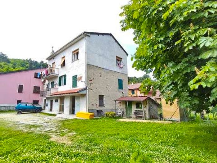 Appartamento con 6 locali in vendita in Località Eremita No Number, Centro, Mallare