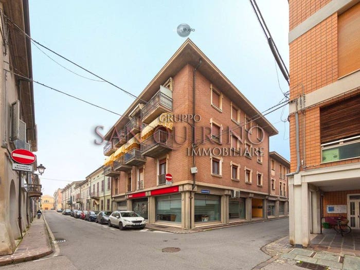 Appartamento quadrilocale in vendita in VIA NOVEMBRE, Centro, Guastalla