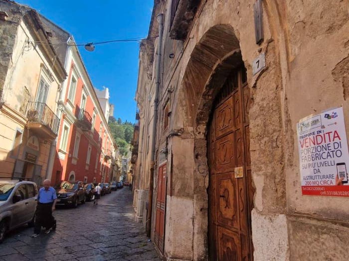 Casa con 6 locali in vendita in Via San Francesco d'Assisi, Centro, Maddaloni