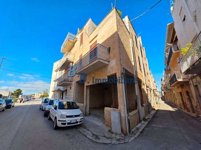 Casa con 5 locali in vendita in Via Francesco Renda, Semicentro, Alcamo