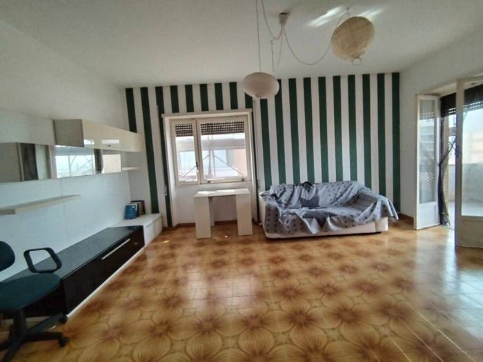 Appartamento trilocale in vendita in Via Carlo Avegno, Ostia Ponente, Roma