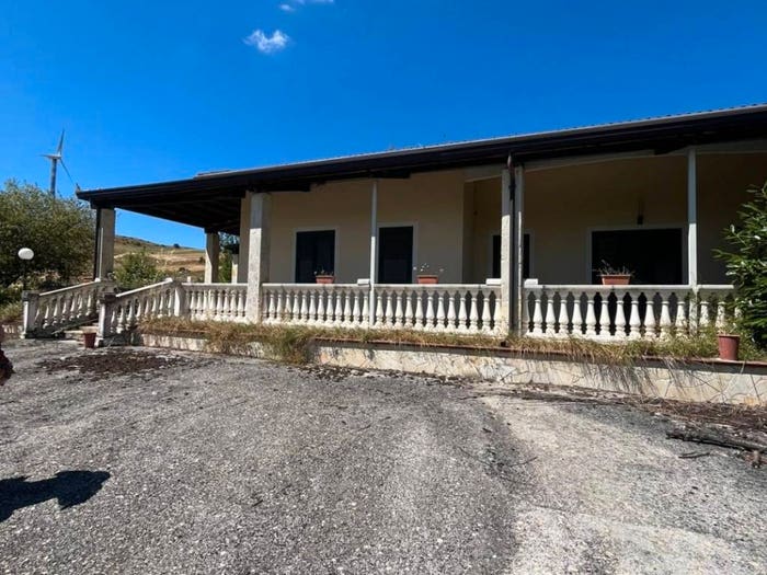 Casa con 6 locali in vendita in Contrada Oscata, Bisaccia