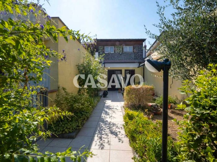 Appartamento con 5 locali in vendita in Via Bruno Genovesi, Centro, Cascina