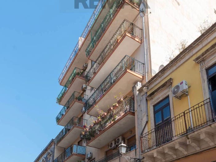 Appartamento con 5 locali in vendita in Via Garibaldi, Centro Storico, Catania