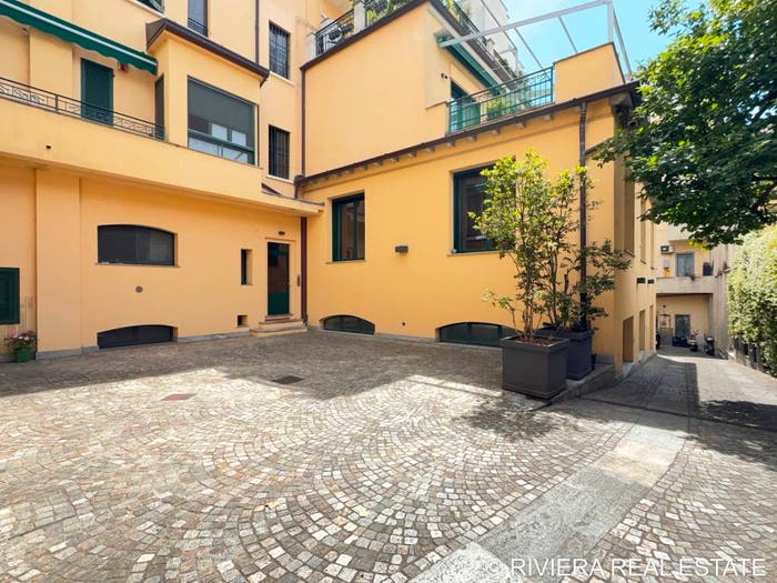 Appartamento bilocale in vendita in Via Vignola, Bocconi, Milano