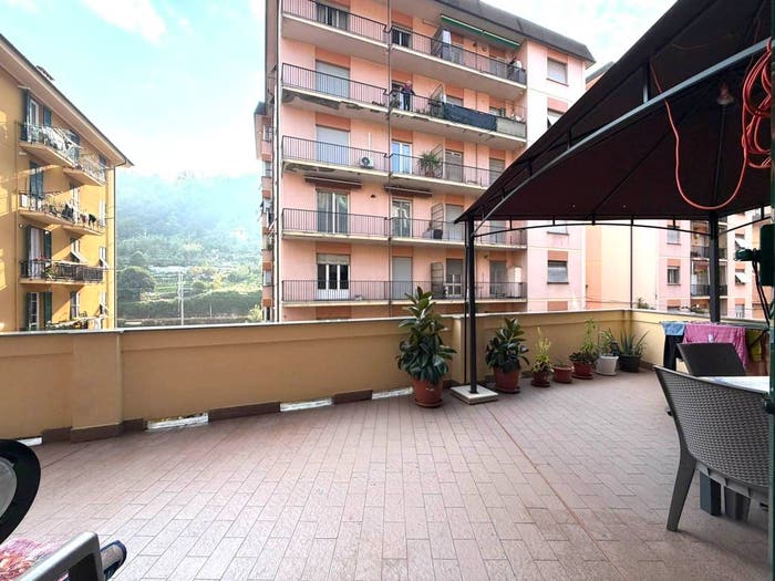 Appartamento con 5 locali in vendita in Via Natale Gallino, Pontedecimo, Genova