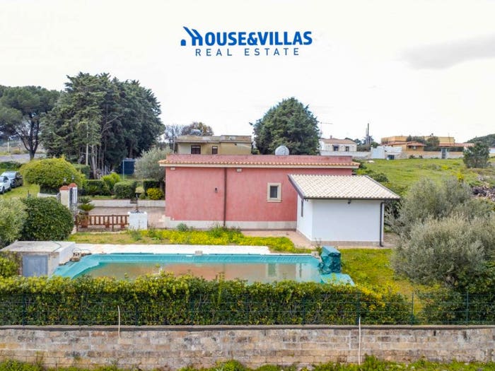 Casa quadrilocale in vendita in contrada montagna, Chiusa Cavalli, Avola