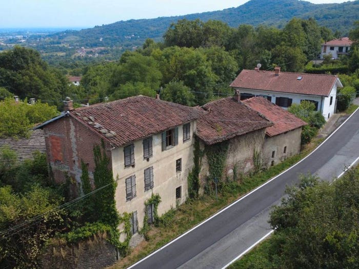 Casa con 6 locali in vendita in Via Costa, Roletto