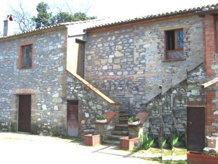 Casa con 6 locali in vendita in Torre Alfina SNC, Acquapendente