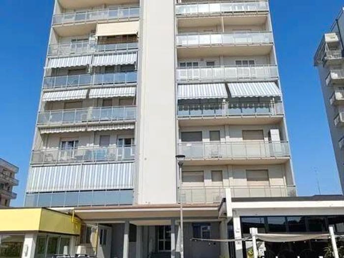 Appartamento quadrilocale in vendita in Viale Mar Adriatico A, Lido degli Scacchi Lido di Pomposa, Comacchio