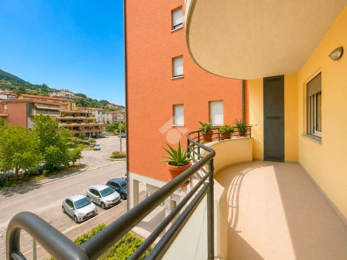 Appartamento trilocale in vendita in Via della Repubblica, Albiano Magra, Aulla