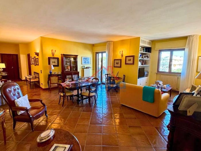 Appartamento quadrilocale in vendita in Via Claudio Giordano, Trani